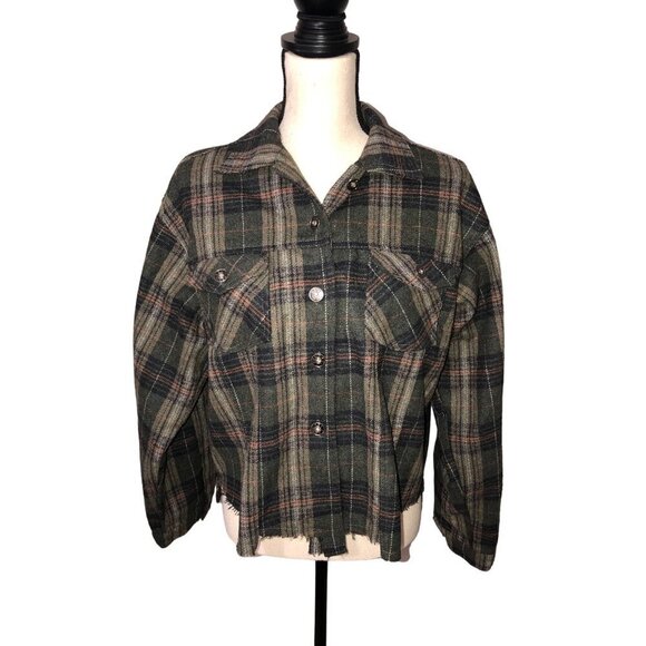 POL Plaid Button Up Jacket Size M Frayed Distressed Hem Green Flannel Pockets - Picture 1 of 10